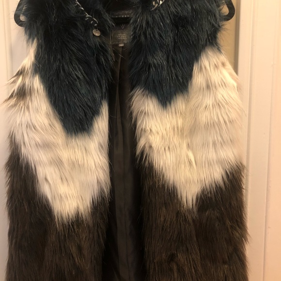 GUESS Faux Fur Vest - Picture 1 of 5